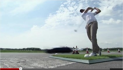 Balle de golf vs Mercedes SLS AMG : qui est la plus rapide ?