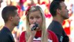 Une jeune fille massacre l'hymne américain