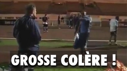 Un joueur amateur pète un plomb contre son coach quand il apprend qu'il n'est pas titulaire