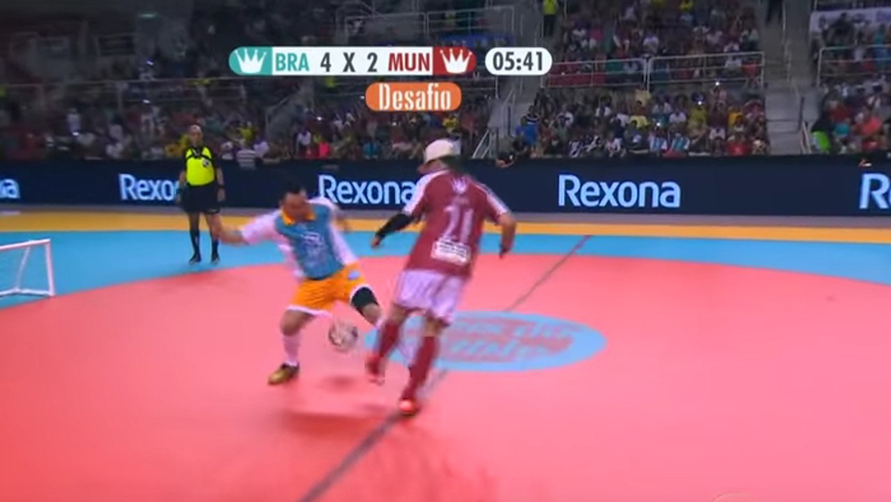 Séan Garnier vs Falcao : qui du freestyler ou du joueur de futsal est le plus fort ?