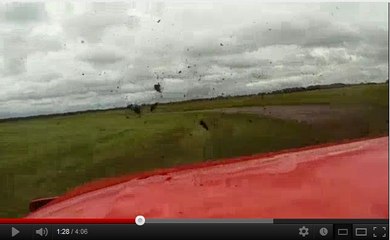 Il fait une sortie de route en Lamborghini Aventador à plus de 300 km/h