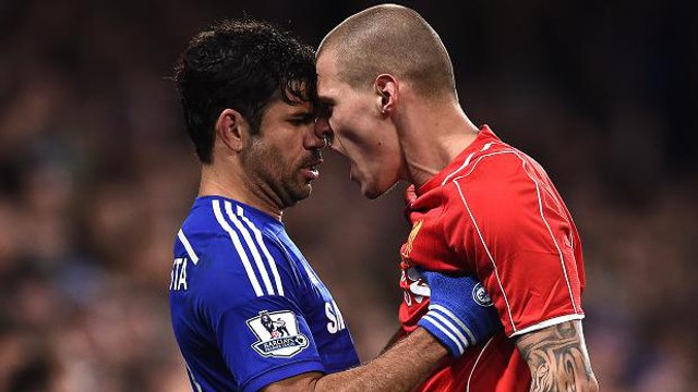Diego Costa commet un attentat sur Martin Skrtel lors de Chelsea-Liverpool