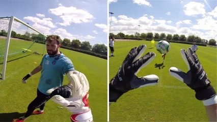 GoPro : Andrew Lonergan, joueur de Bolton, filme son entraînement de gardien en caméra embarquée