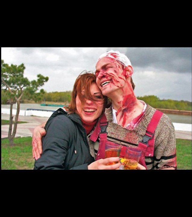 Il simule sa mort... puis demande en mariage sa petite-amie !