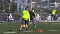 Real Madrid : Cristiano Ronaldo combine avec Zinédine Zidane à l'entraînement
