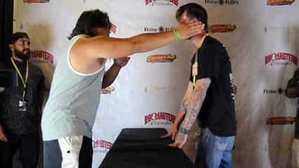 Un championnat officiel de claques tourne mal