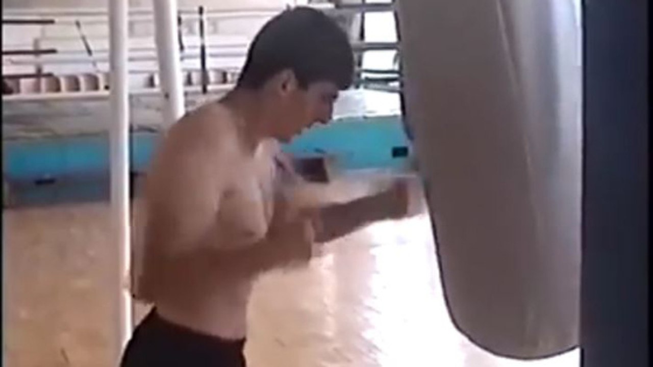 Narek Hakobyan met un nombre de coups hallucinants en 1 minute