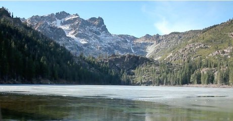 Un lac en Californie imite le son des tirs de pistolet laser