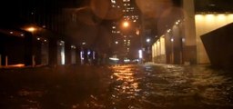 Il s'est promené à vélo dans les rues de New York pendant le passage de l'ouragan Sandy
