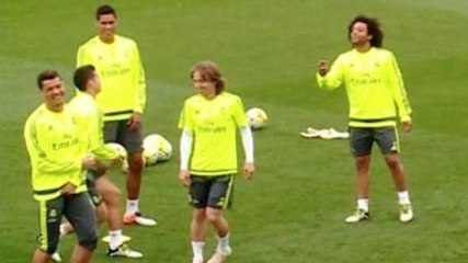 Cristiano Ronaldo se moque de James à l'entraînement du Real Madrid