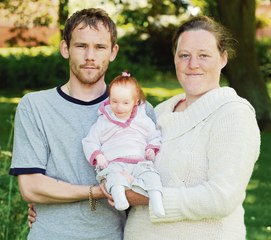 La plus petite fille du monde s'appelle Charlotte Garside et mesure 68 centimètres !