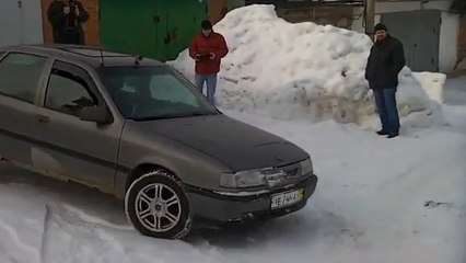 Cette voiture est télécommandée par une tablette iPad !