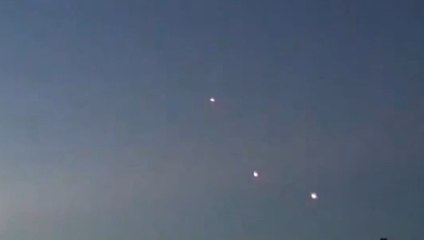 Un groupe de trois OVNIS filmé au-dessus de Melbourne