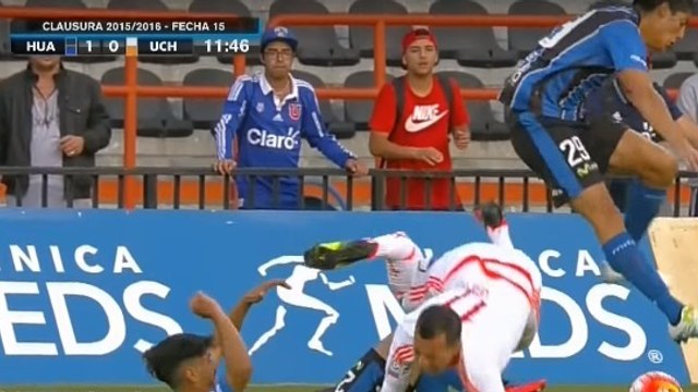 Le tacle assassin sur Sebastian Ubilla accouche d'une terrible fracture tibia-péroné