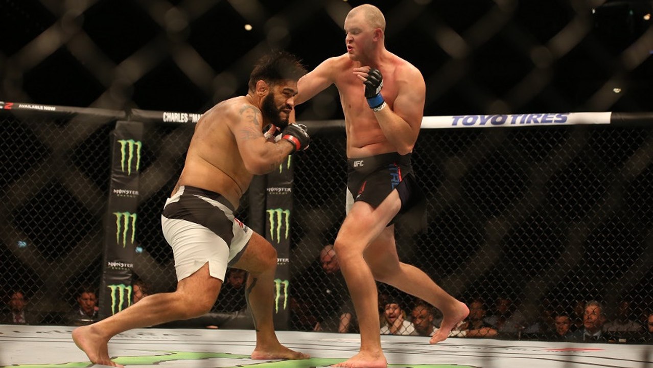 Stefan Struve bat Bigfoot Silva en seulement 16 secondes
