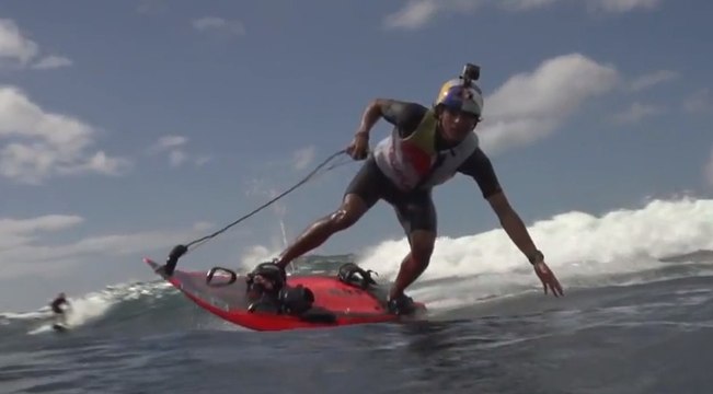 Le jet surf, le nouveau sport de glisse entre le jet ski et le surf