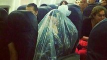 Cet homme a pris l'avion enfermé dans un sac en plastique