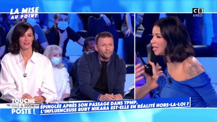 Ruby Nikara, influenceuse, menace Raymond avec son talon !