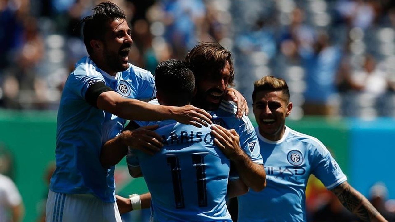 Andrea Pirlo inscrit un coup franc somptueux en MLS avec New York City contre Philadelphie