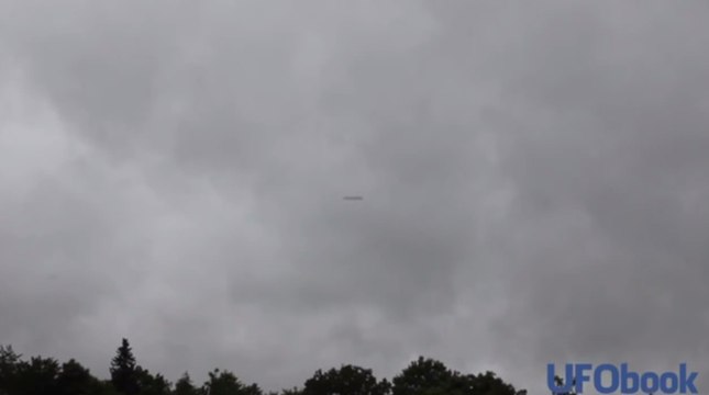 Un OVNI en forme de cigare a été aperçu dans le ciel du Wisconsin aux États-Unis