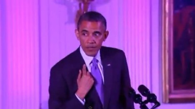 Barack Obama s'explique sur une trace de rouge à lèvres suspecte