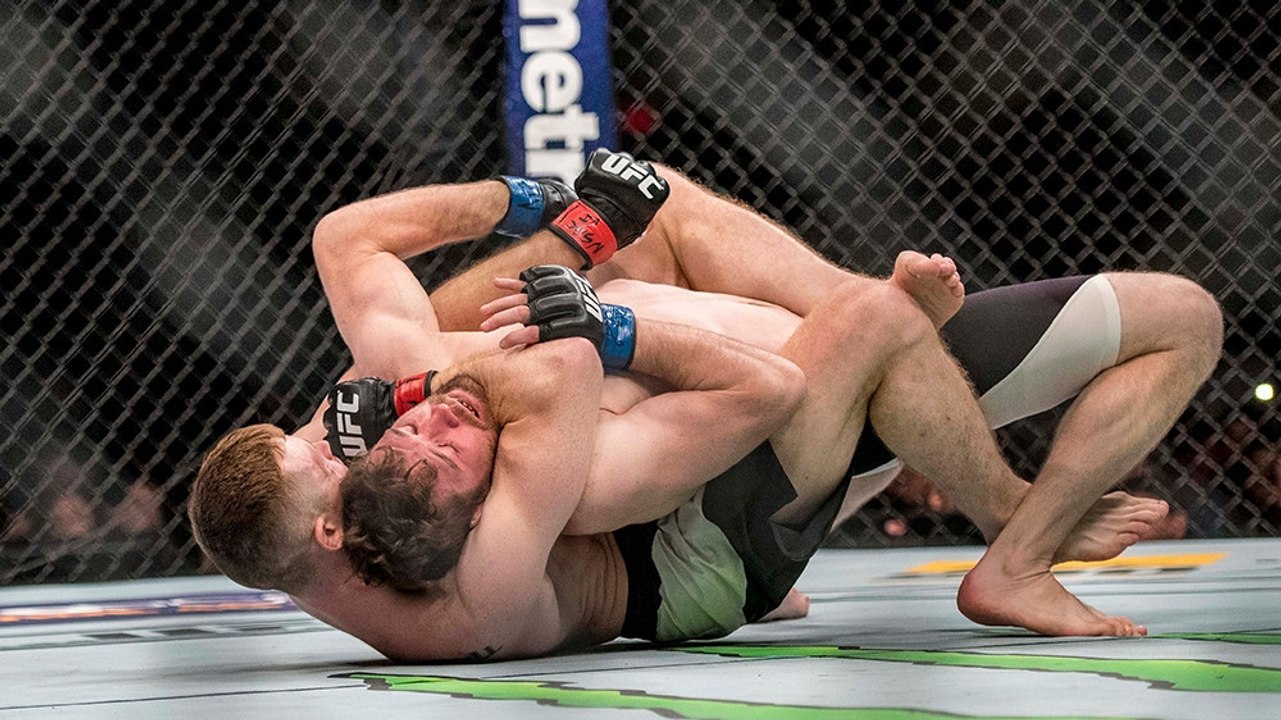 Joe Duffy oblitère Mitch Clarke en 25 secondes