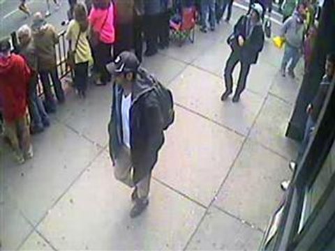 FBI asks public to help identify two Boston bomb suspects