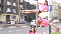 Des polonaises font du pole dance en pleine rue