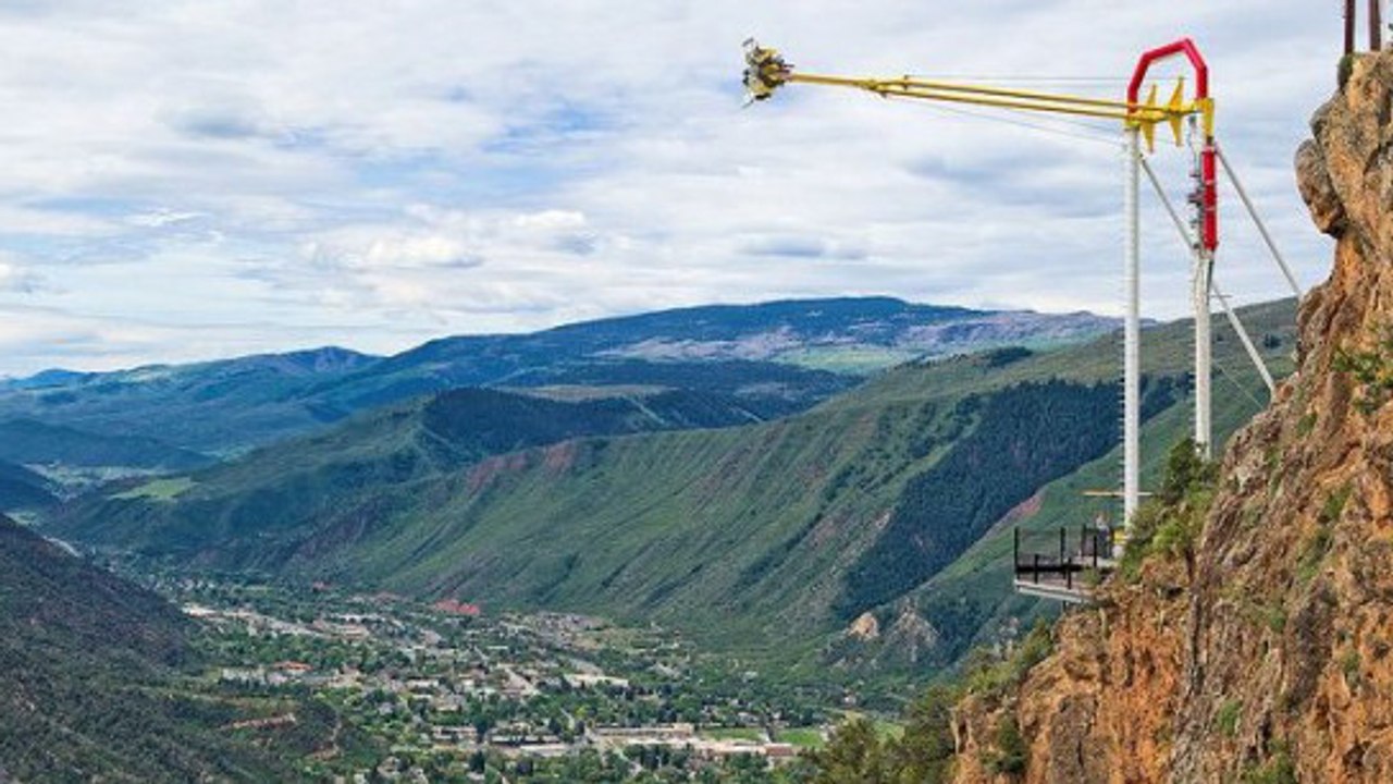 Avec Giant Swing Canyon, balancez-vous au-dessus d'un canyon !