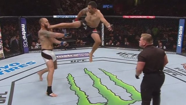 Fabricio Werdum impressionne avec un coup de pied sauté d'entrée face à Travis Browne