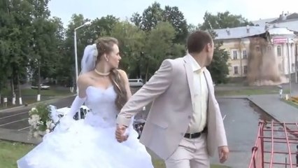Un bâtiment s'effondre pendant un mariage
