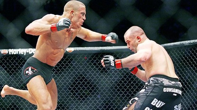 Georges St-Pierre explique comment envoyer un Superman Punch