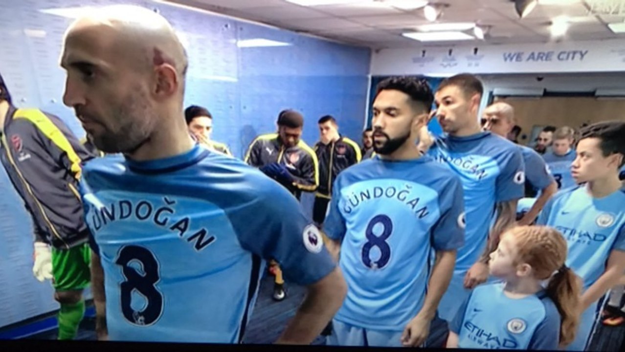 En rendant hommage à Ikay Gundogan, les joueurs de City se sont attirés de nombreuses moqueries
