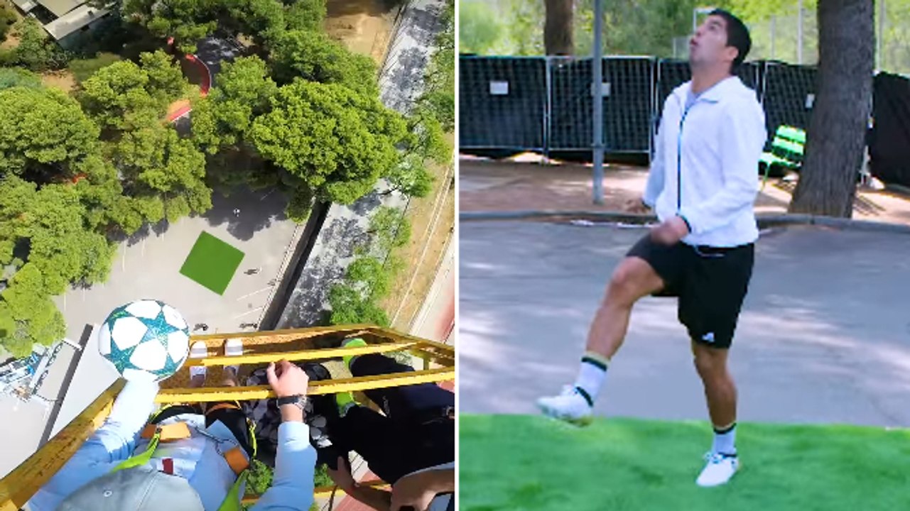 Luis Suarez tente de contrôler un ballon lancé de 35 mètres de haut !