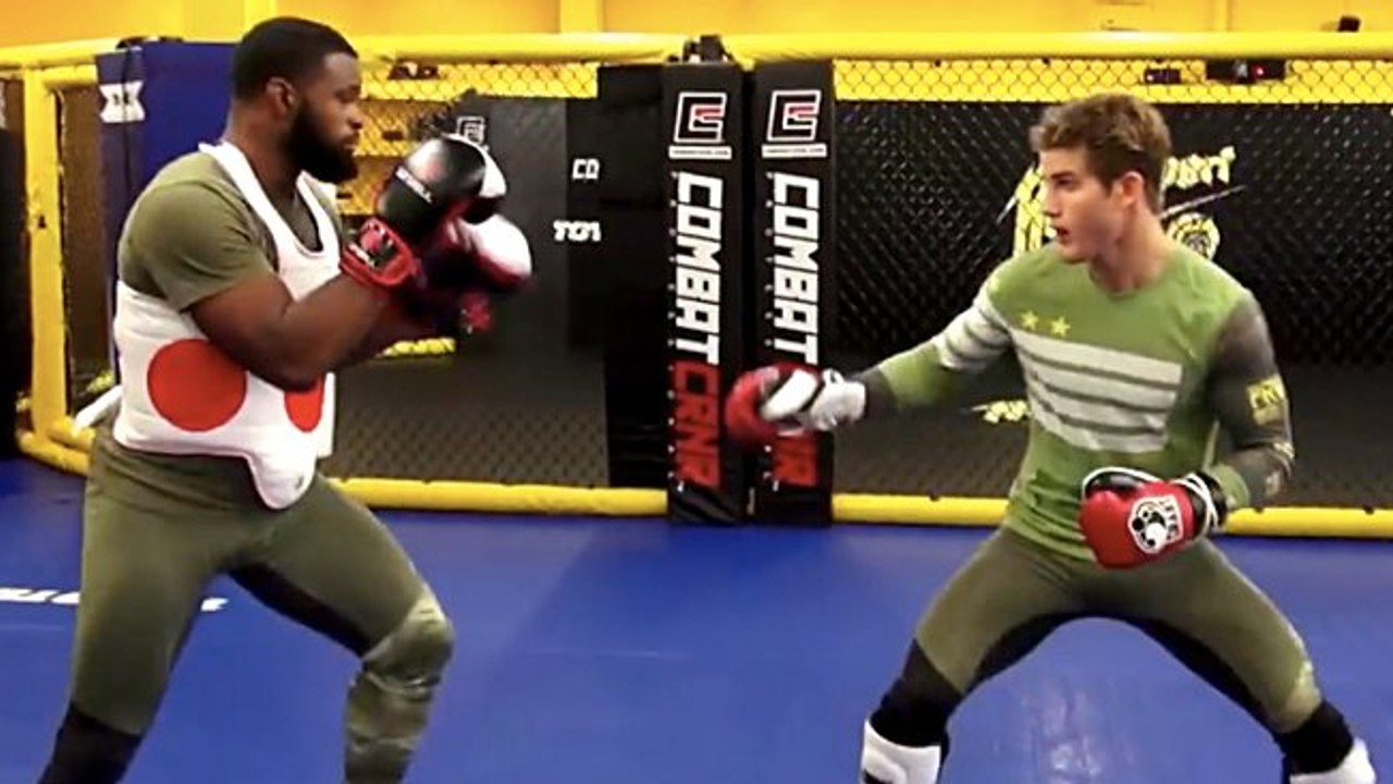 UFC 205 : Tyron Woodley s'entraîne avec Sage Northcutt avant son combat contre Stephen Thompson