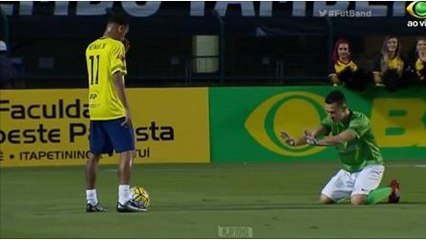 Un joueur implore Neymar de ne pas l'humilier, mais le Brésilien est sans pitié !