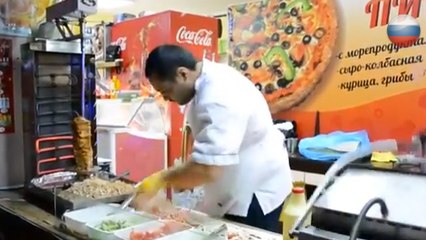 Kebab : Un chef kebab russe se prend pour un véritable ninja