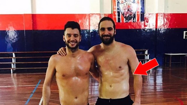 Gonzalo Higuain a t-il photoshoppé ses abdos ?