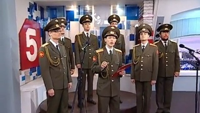 L'armée Rouge reprend Skyfall d'Adèle, le générique de James Bond