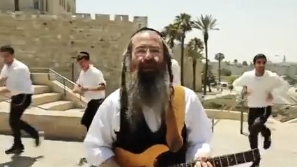 Get Lucky de Daft Punk repris par Aish HaTorah pour la nouvelle année juive