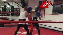 Conor McGregor : une vraie vidéo de son sparring contre le boxeur Chris Van Heerden
