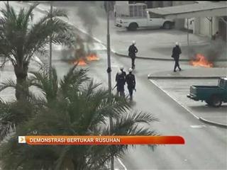 Demonstrasi bertukar rusuhan