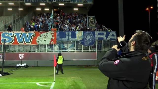 Julien Cazarre se fait insulter par les supporters de l'OM mais répond en chambrant !