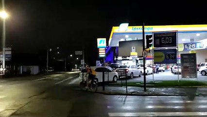 Joinville tem filas e corrida aos postos após anúncio de reajuste na gasolina
