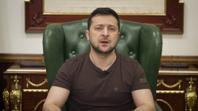 Volodymyr Zelensky répond aux accusations de Moscou sur la préparation d'une attaque chimique