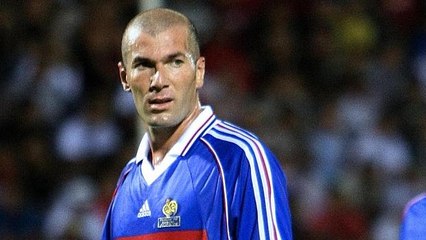 Quand Zinédine Zidane a mis deux droites à un joueur russe...