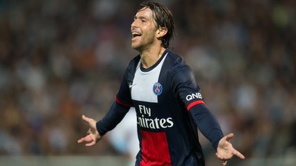 Maxwell détrône le record du nombre de titres gagnés en club détenu par Ryan Giggs en remportant la Coupe de la Ligue avec le PSG