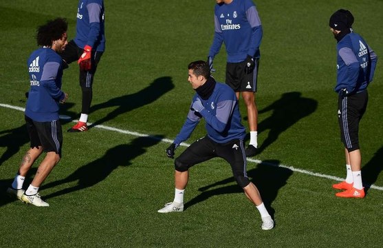 La réaction magique de Marcelo quand Cristiano Ronaldo prend un petit pont à l'entraînement