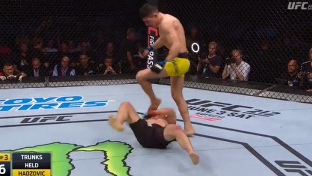 UFC Fight Night 109 : Damir Hadzovic met KO Marcin Held avec un coup de genou spectaculaire