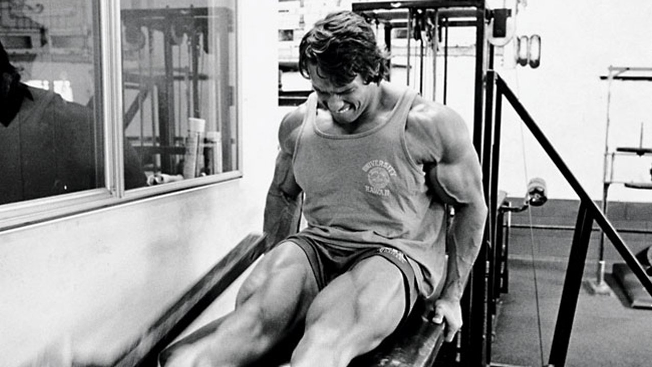 Comment Arnold Schwarzenegger a réussi à améliorer sa seule faiblesse : ses jambes